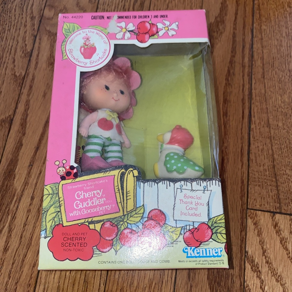 Strawberry‎ Shortcake Cherry Cuddler Doll W/Gooseberry Pet Vintage (1982)